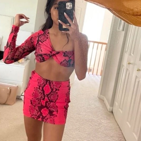 Y2K Sexy Hot Pink Python Snakeskin Bodycon One Shoulder Skirt Set - Picture 9 of 10
